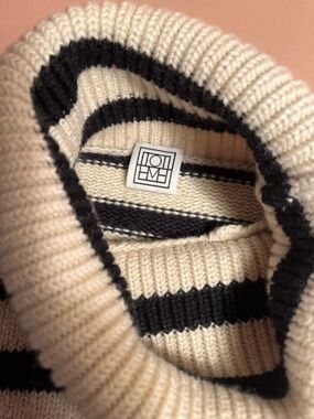 TOTEME - Turtleneck sweater size XS